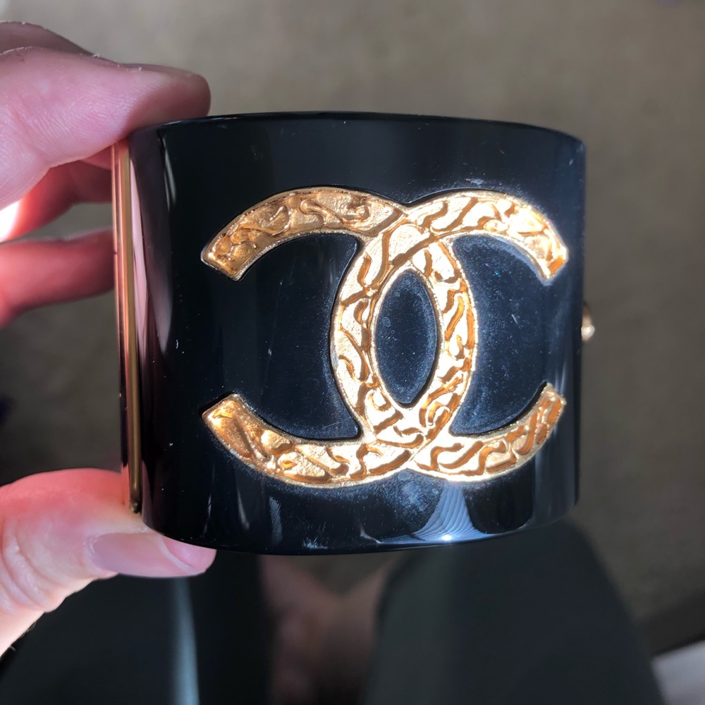 CHANEL  CC CUFF/BRACELET - Picture 2 of 5